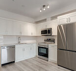 FANTASTIC NEW & BRIGHT CONDO!!