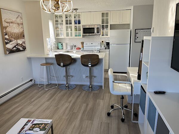 Calgary 1 bedroom Condo Unit for rent. Property photo: 397284-3