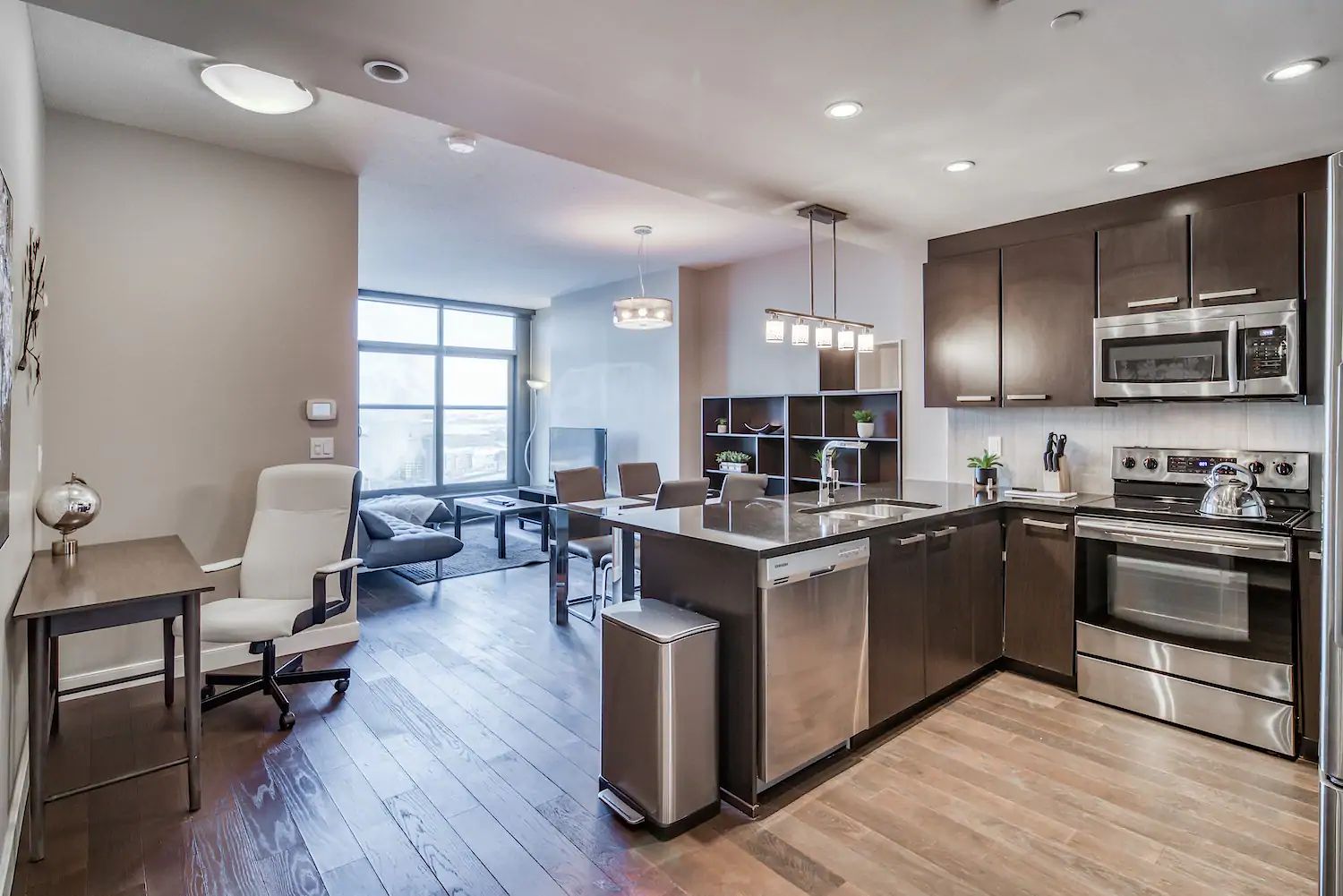 Calgary 1 bedroom Condo Unit for rent. Property photo: 397416-1