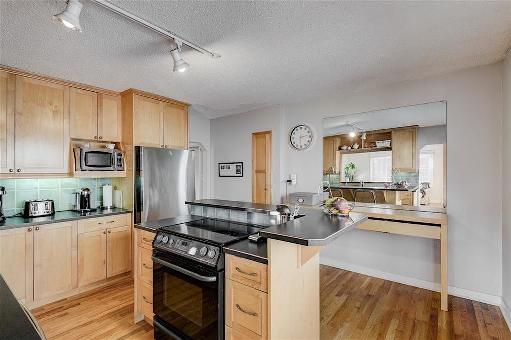 Calgary 2 bedrooms Main Floor for rent. Property photo: 398949-1
