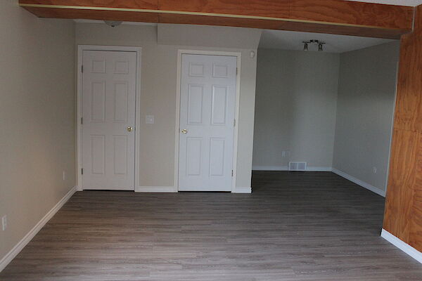 Calgary 2 + Den bedrooms Basement for rent. Property photo: 398980-2
