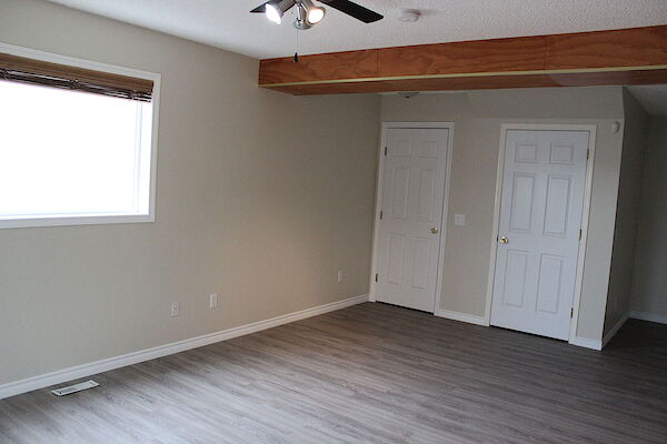 Calgary 2 + Den bedrooms Basement for rent. Property photo: 398980-3
