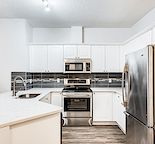 ?? Newly Renovated Upgraded Lifestyle - 2 bed 2 full bath in Victoria Park