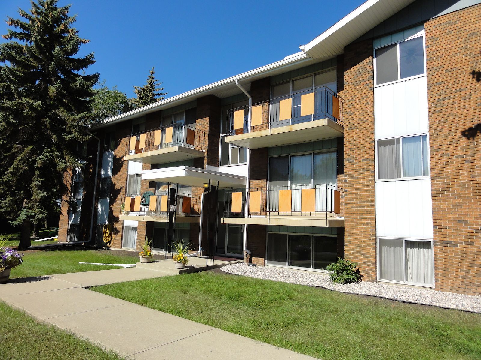 Edmonton bachelor bedrooms Apartment for rent. Property photo: 400126-1
