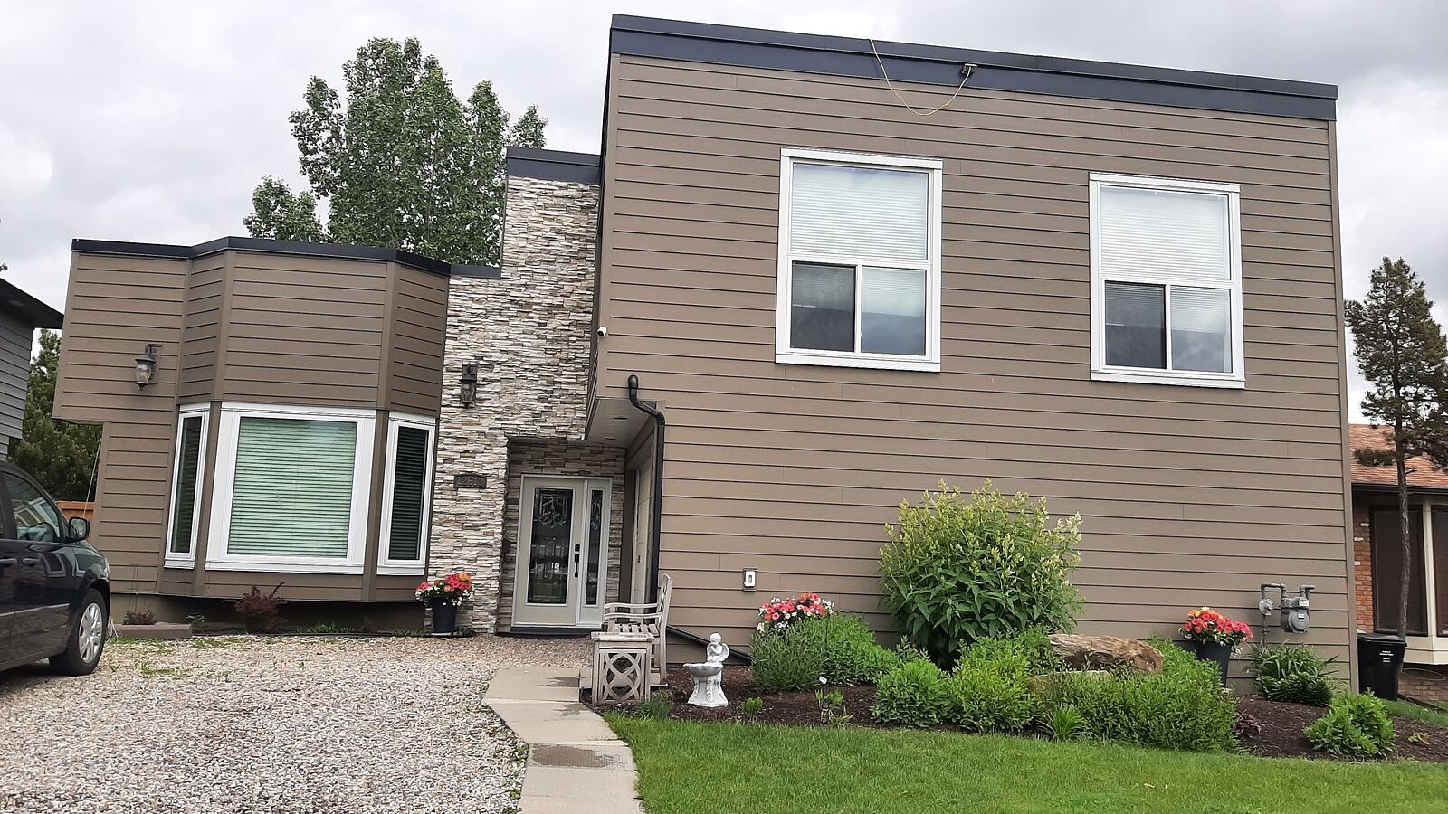Calgary 2 bedrooms Duplex for rent. Property photo: 400621-1