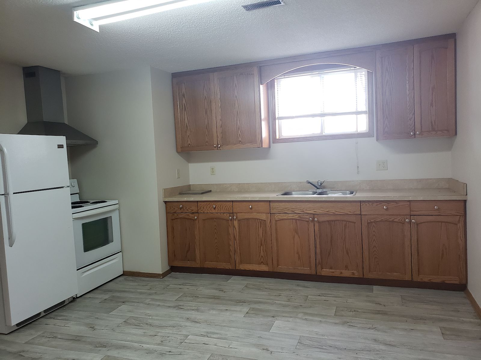 Calgary 2 bedrooms Basement for rent. Property photo: 401406-1