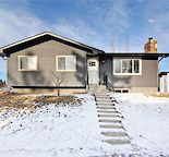 RENOVATED MAIN FLOOR BUNGALOW AND GARAGE IN THORNCLIFFE
