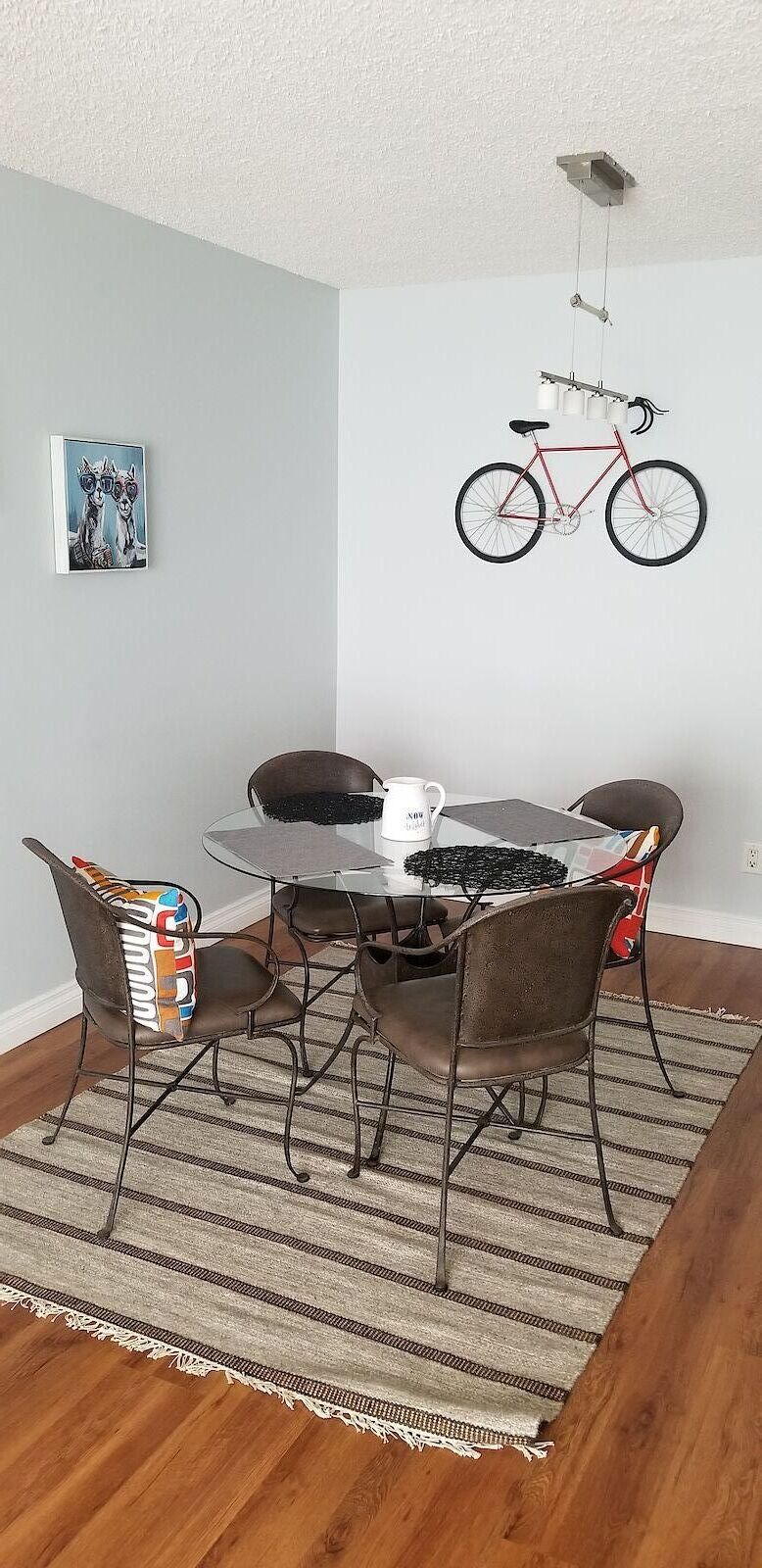 Calgary 1 bedroom Condo Unit for rent. Property photo: 402306-1