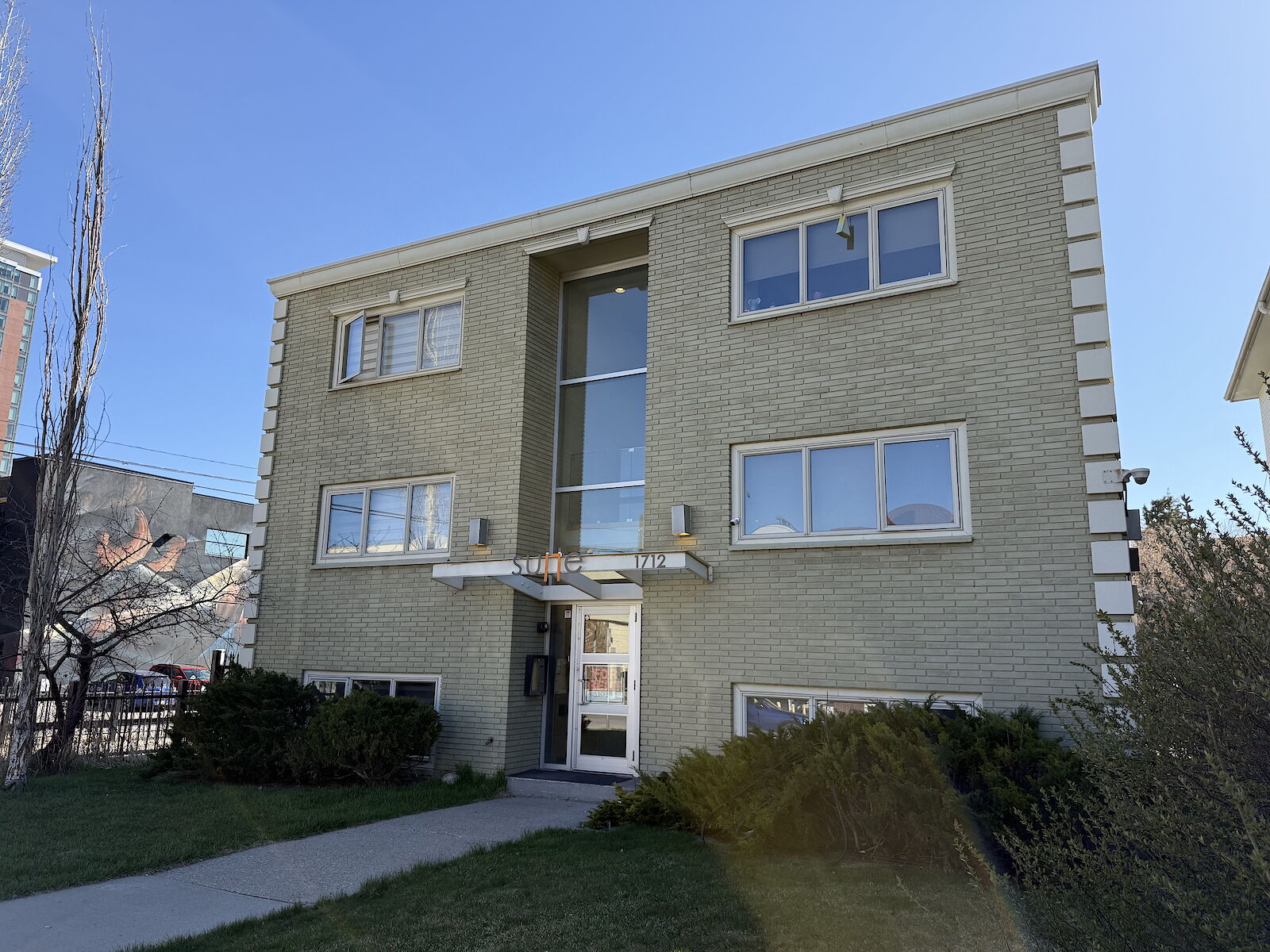 Calgary 1 bedroom Room For Rent for rent. Property photo: 402568-1