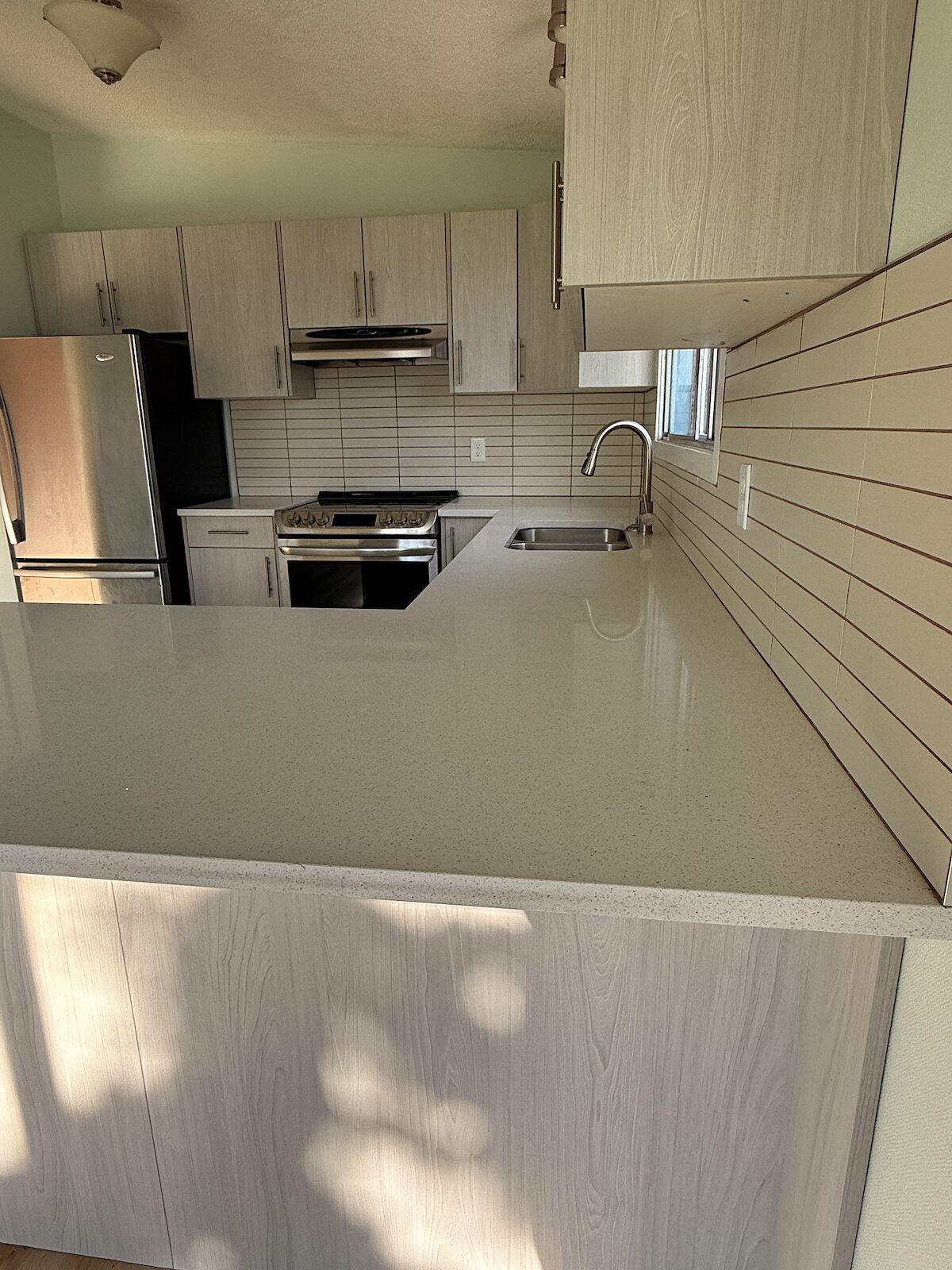 Calgary 3 bedrooms Fourplex for rent. Property photo: 40348-1