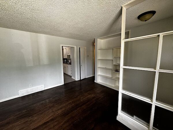 Calgary 4 bedrooms House for rent. Property photo: 403747-2