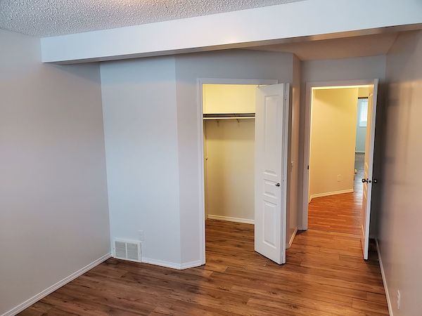 Edmonton 2 bedrooms Basement for rent. Property photo: 404127-3