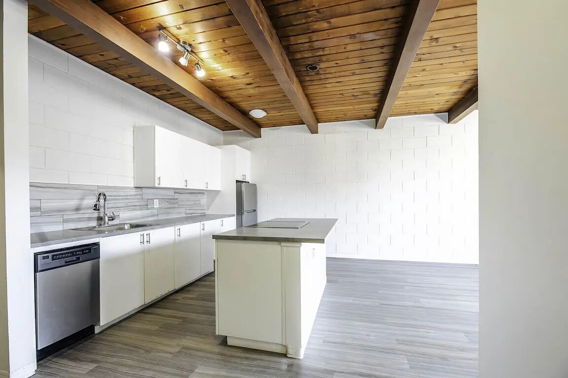 Calgary bachelor bedrooms Apartment for rent. Property photo: 404960-1