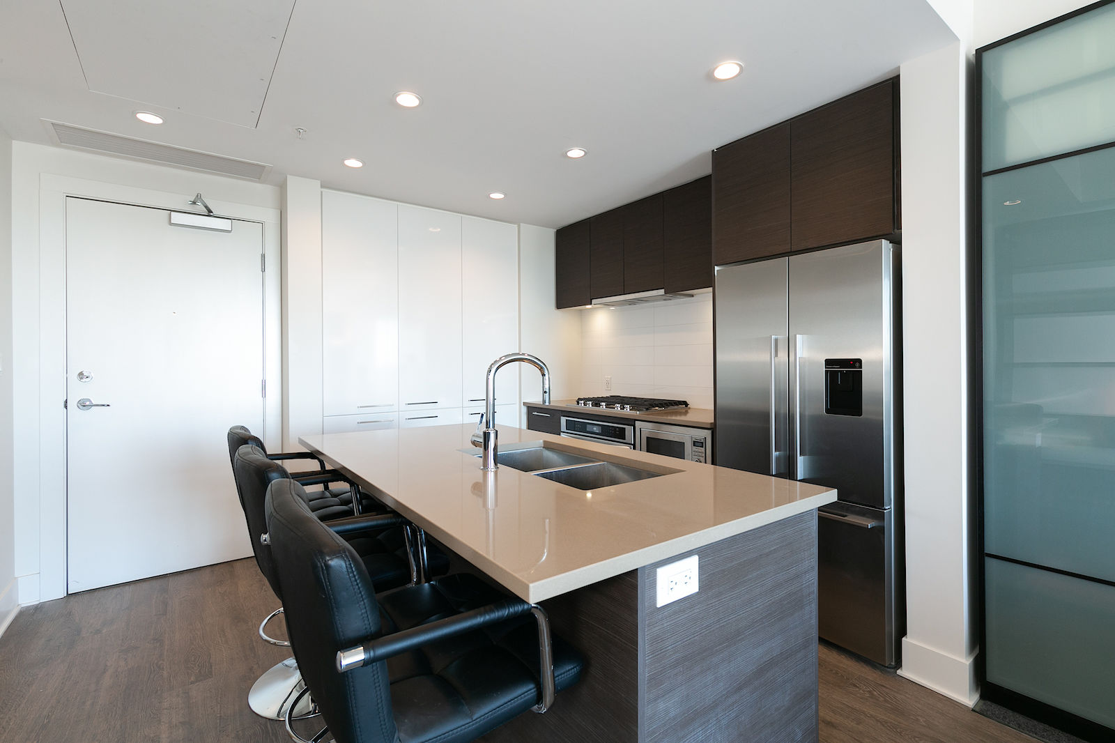 Calgary 1 bedroom Condo Unit for rent. Property photo: 405280-1