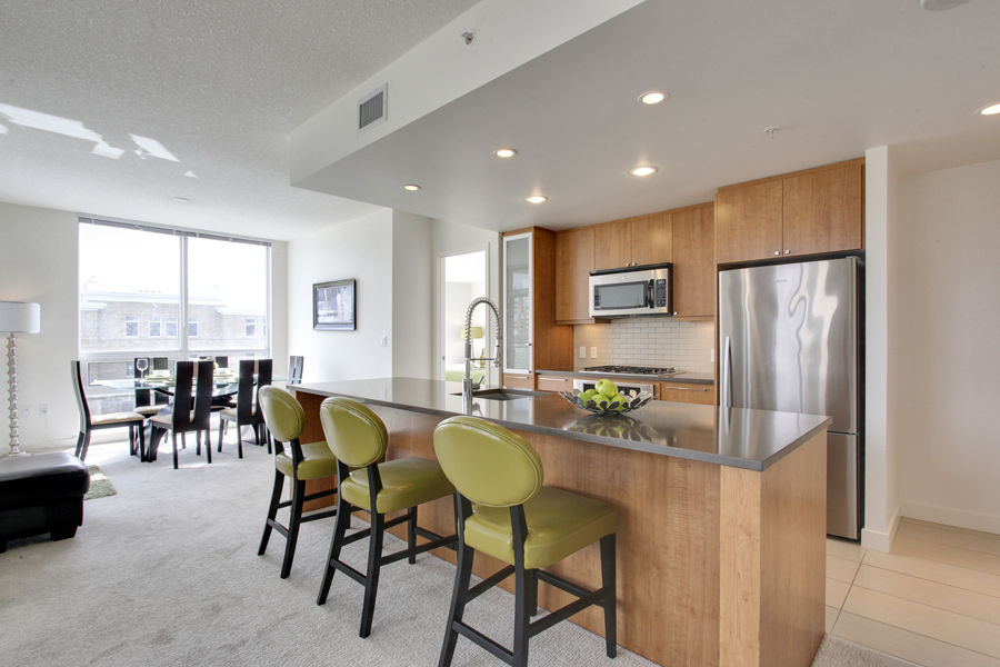 Calgary 2 bedrooms Condo Unit for rent. Property photo: 40589-1