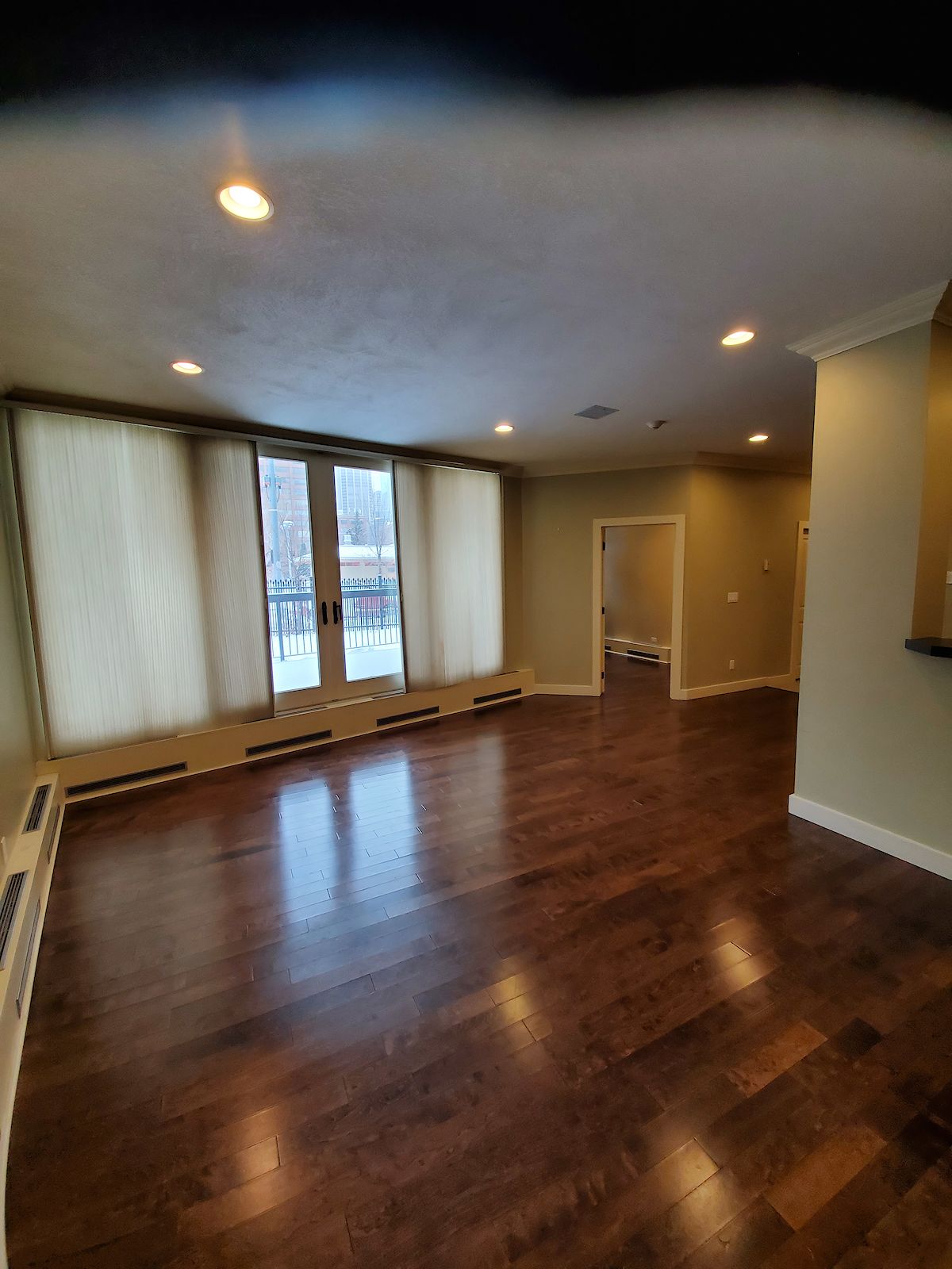 Calgary 1 bedroom Condo Unit for rent. Property photo: 40590-1
