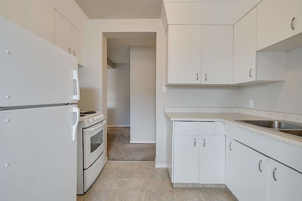 Edmonton 1 bedrooms Apartment for rent. Property photo: 406687-2