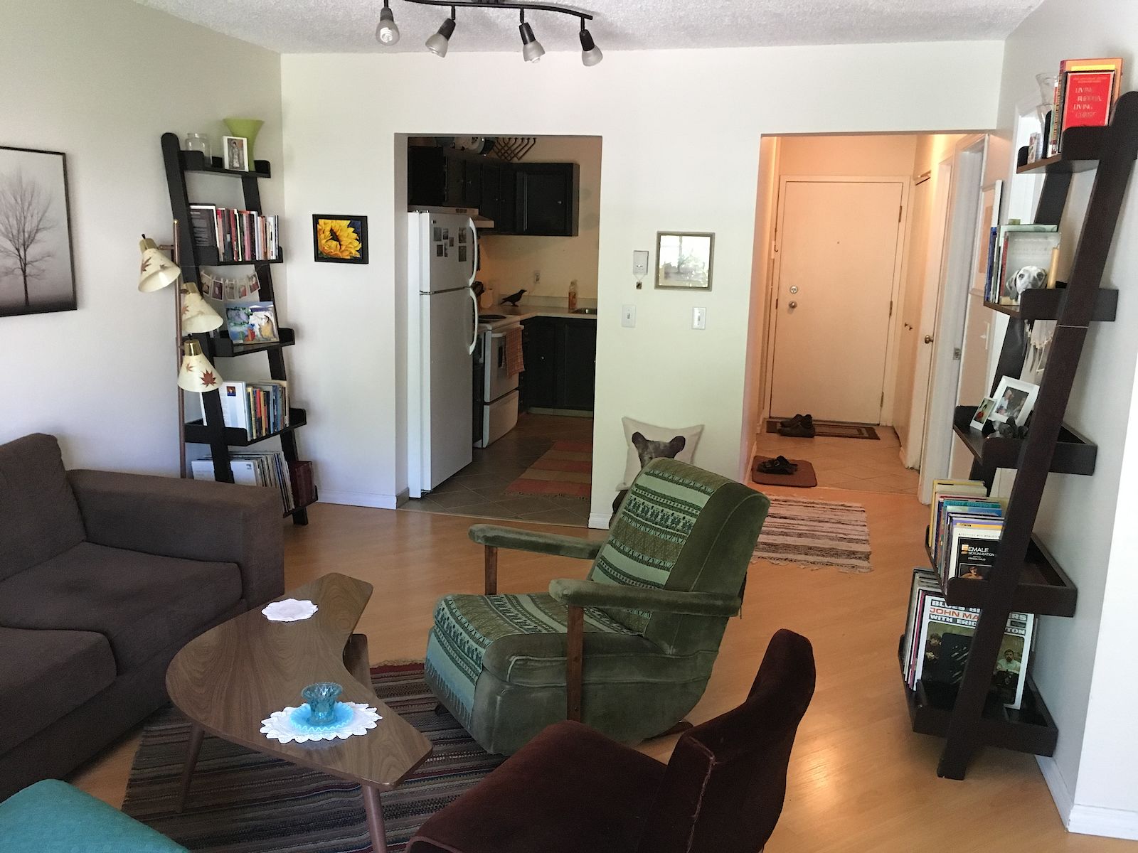 Calgary 2 bedrooms Condo Unit for rent. Property photo: 40713-1