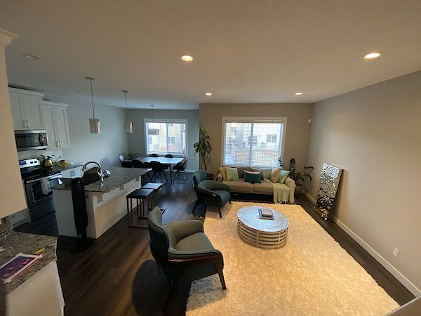 Calgary 3 + Den bedrooms House for rent. Property photo: 407257-2
