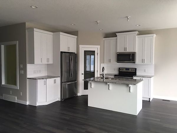 Calgary 3 + Den bedrooms House for rent. Property photo: 407257-3
