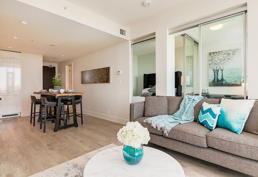 Calgary 1 + Den bedrooms Condo Unit for rent. Property photo: 407315-1