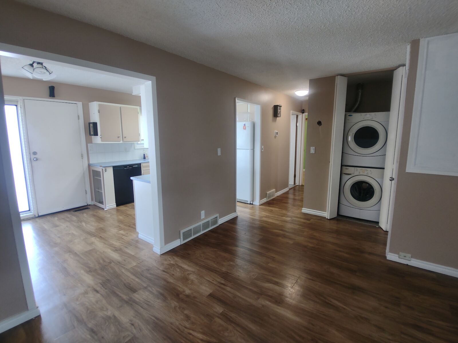 Calgary 2 bedrooms Main Floor for rent. Property photo: 407404-1