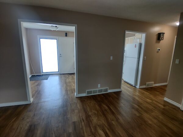 Calgary 2 bedrooms Main Floor for rent. Property photo: 407404-2