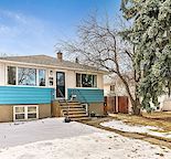 Bright 1 bedroom 1 Bath plus Den in Desirable Highland Park