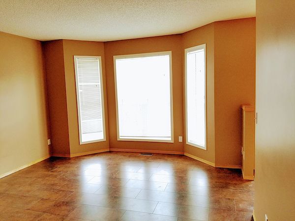 Calgary 3 bedrooms House for rent. Property photo: 409061-2