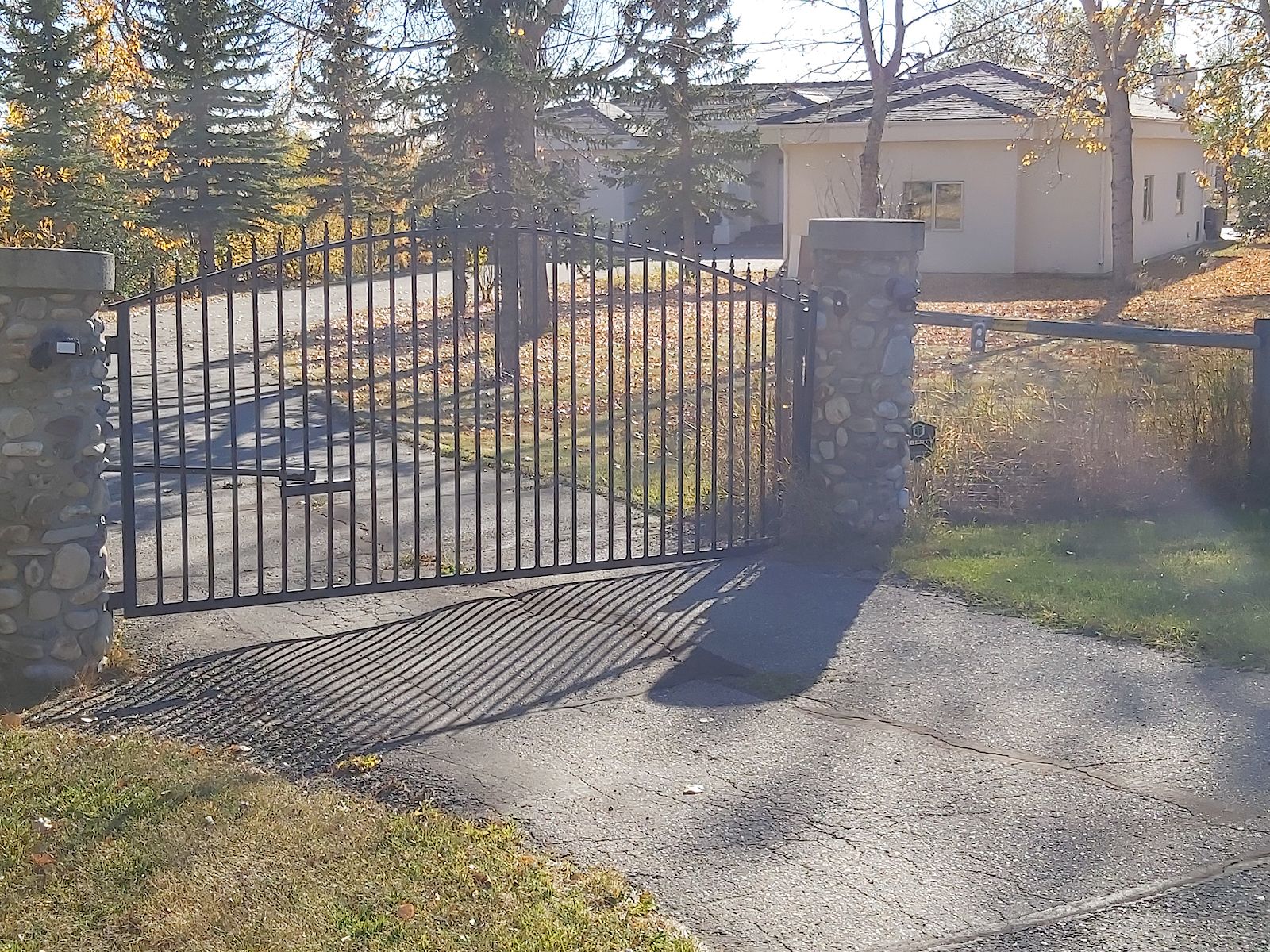 Calgary 2 bedrooms Main Floor for rent. Property photo: 411654-1