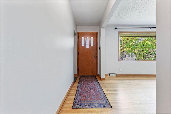 Calgary 3 bedrooms Main Floor for rent. Property photo: 411760-3