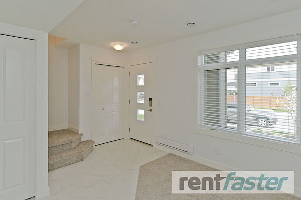Calgary 3 + Den bedrooms Townhouse for rent. Property photo: 412598-3