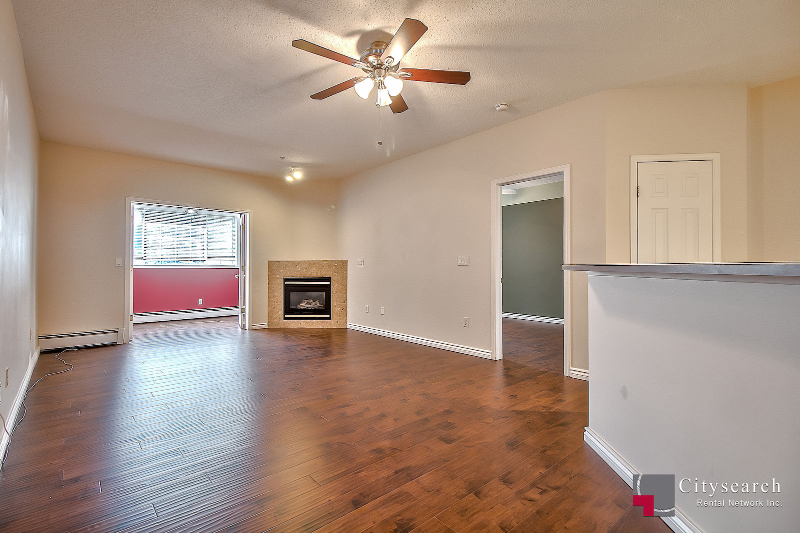 Calgary 2 + Den bedrooms Condo Unit for rent. Property photo: 412638-1