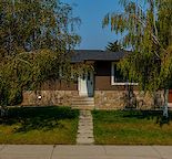 3 Bed 1 Bath Renovated Main Floor Unit in Acadia!
