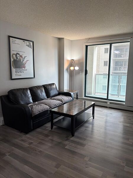 Calgary 1 bedroom Condo Unit for rent. Property photo: 414071-2
