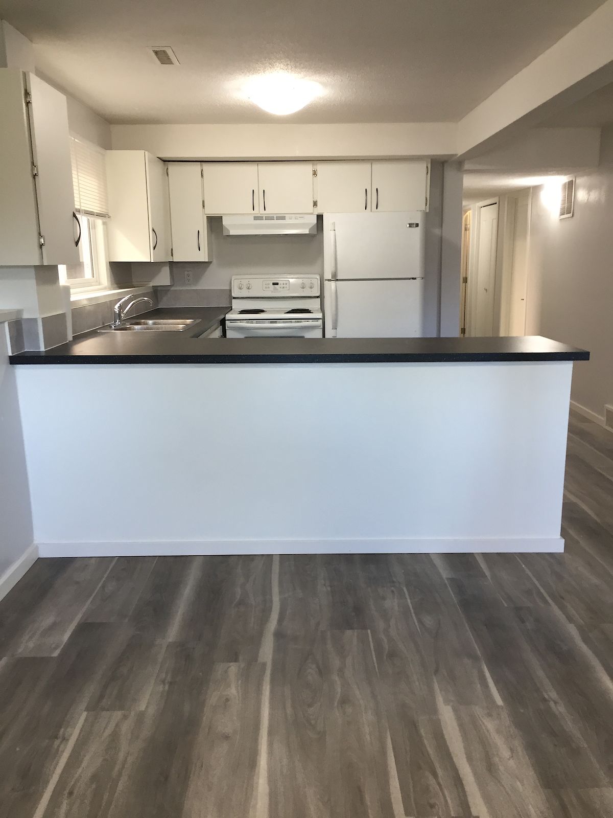 Calgary 3 bedrooms Basement for rent. Property photo: 414156-1