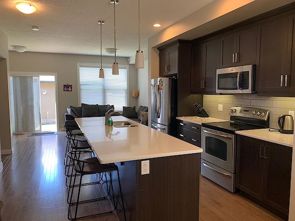 Calgary 4 bedrooms Townhouse for rent. Property photo: 414365-2