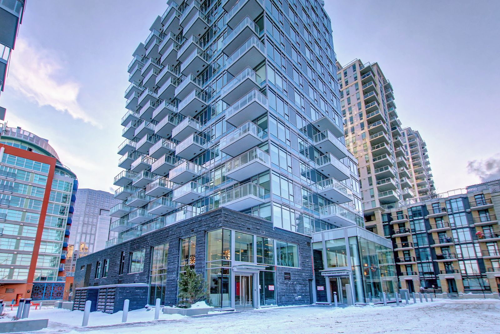 Calgary 1 bedroom Condo Unit for rent. Property photo: 415415-1