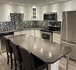 Beautiful Luxury 2 Bed Legal Suite