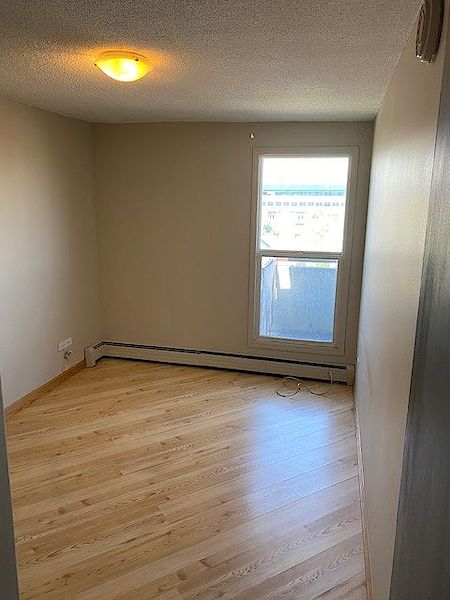 Calgary 1 bedroom Apartment for rent. Property photo: 416234-3