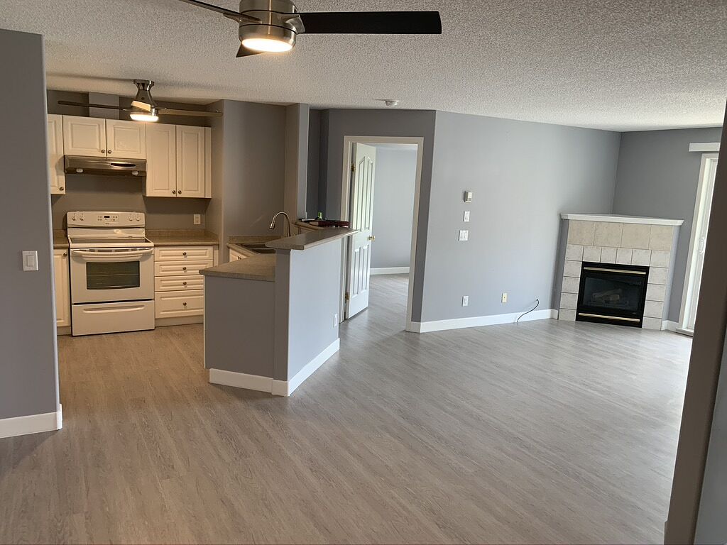 Calgary 2 bedrooms Condo Unit for rent. Property photo: 417222-1