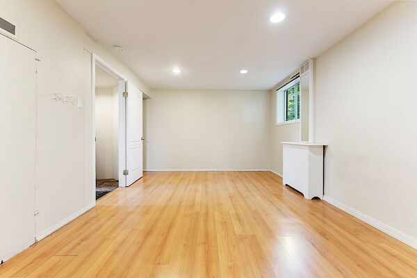 Calgary 2 + Den bedrooms Basement for rent. Property photo: 417283-3