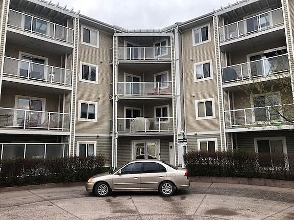 BEAUTIFUL SHAWNESSY 2-BED APARTMENT STEPS TO C-TRAIN AND MAJOR SHOPPING CENTER