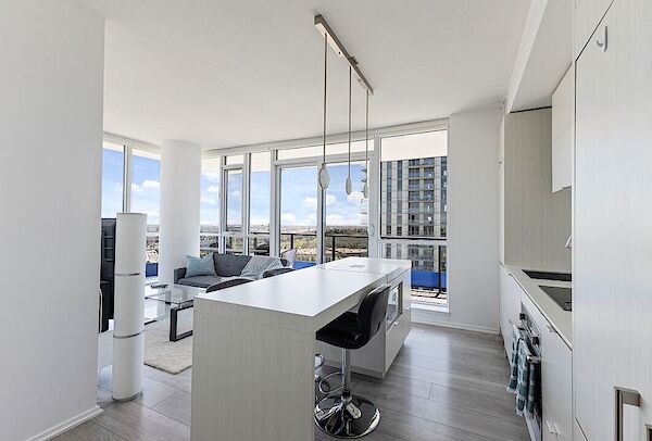 Calgary 2 bedrooms Condo Unit for rent. Property photo: 418904-2
