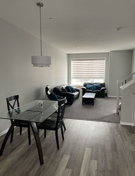 Calgary 4 bedrooms House for rent. Property photo: 419051-2