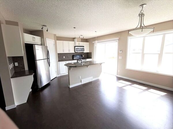 Calgary 3 bedrooms House for rent. Property photo: 419139-3