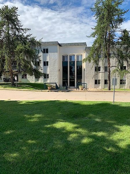 SPACIOUS 2BED-1BATH CONDO IN GREAT RIVERBEND LOCATION