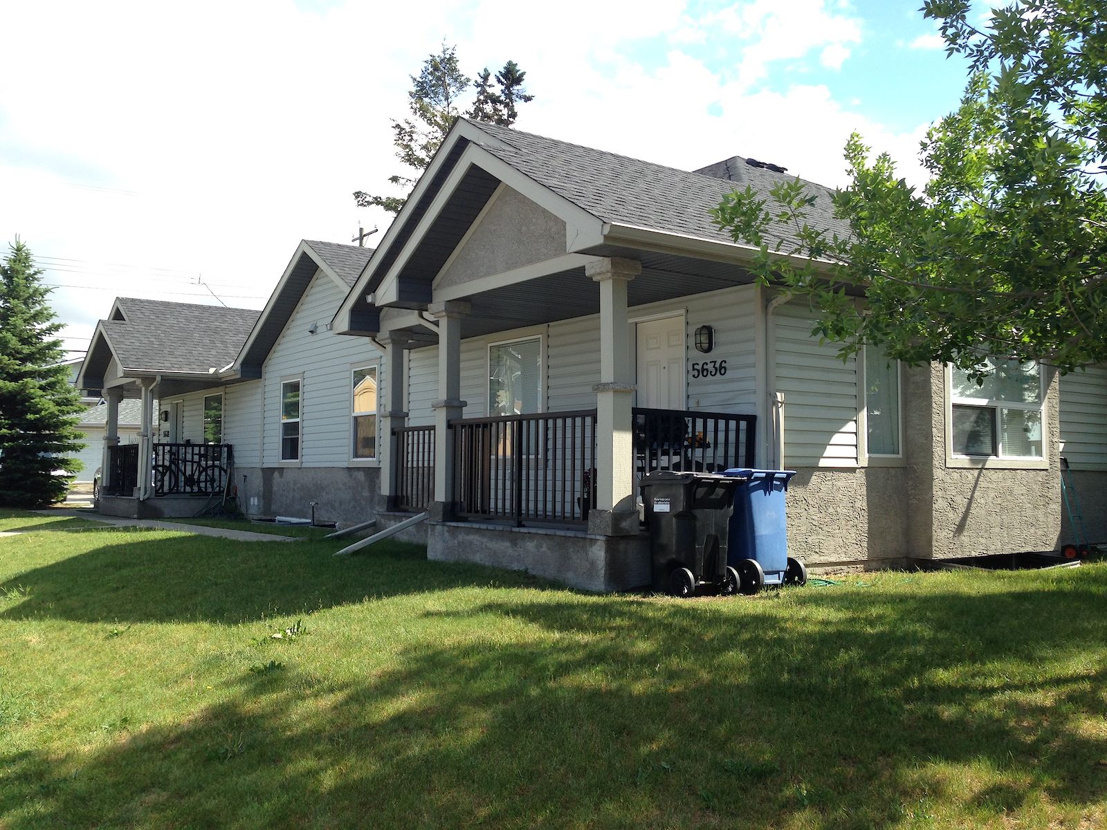 Calgary 2 bedrooms Fourplex for rent. Property photo: 420669-1