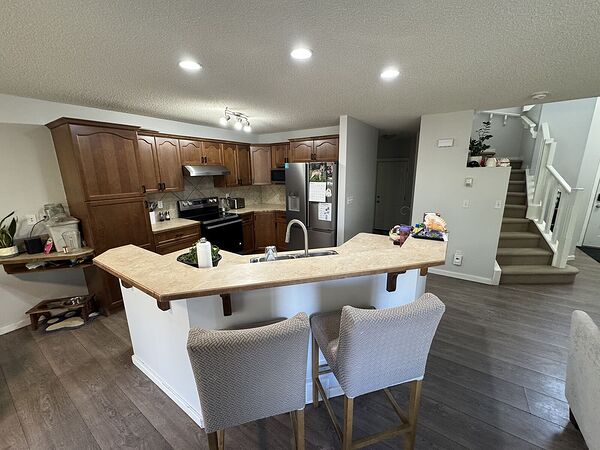 Calgary 3 + Den bedrooms House for rent. Property photo: 421716-2