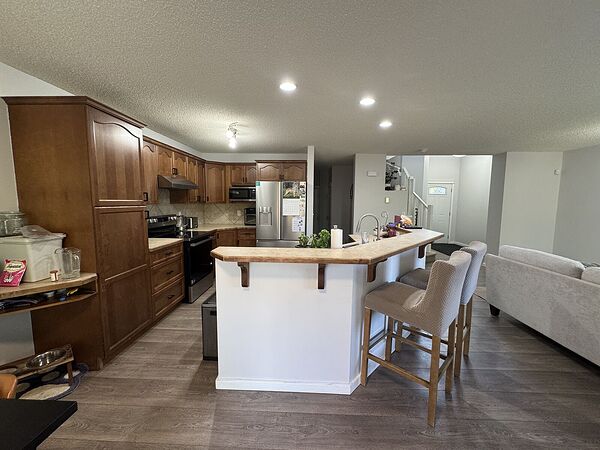 Calgary 3 + Den bedrooms House for rent. Property photo: 421716-3